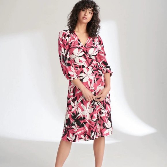 Floral Wrap Dress Style - Picture 1 of 3
